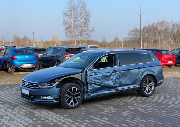 Volkswagen Passat cena 30900 przebieg: 232182, rok produkcji 2015 z Łapy małe 379